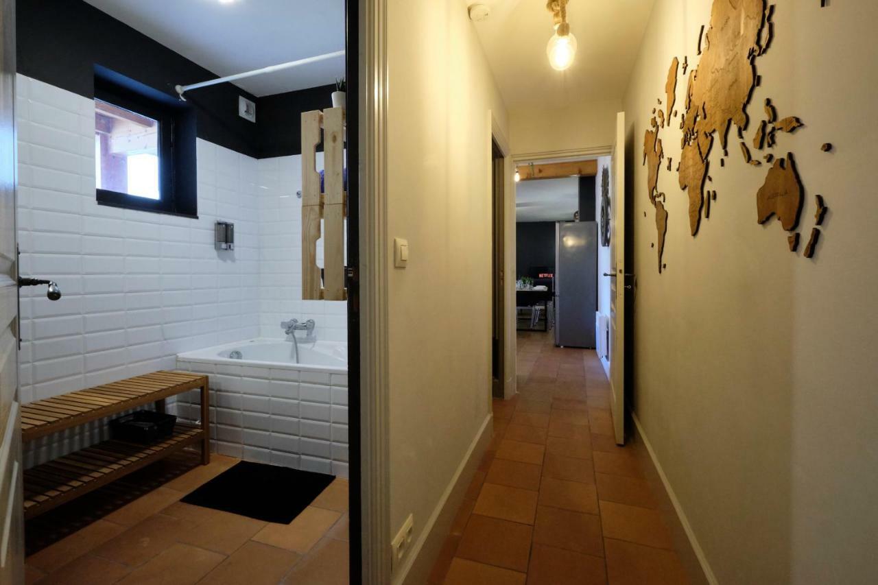 Melina - Appartement Dans Les Remparts De La Bastide Avec Parking Et Terrasse 카르카손 외부 사진